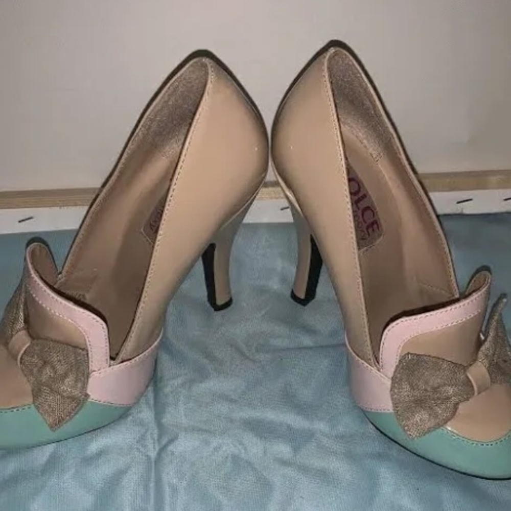 Cream and Pink High Heels with Classic Pump Silhouette LOOKING FOR THIS SHOE